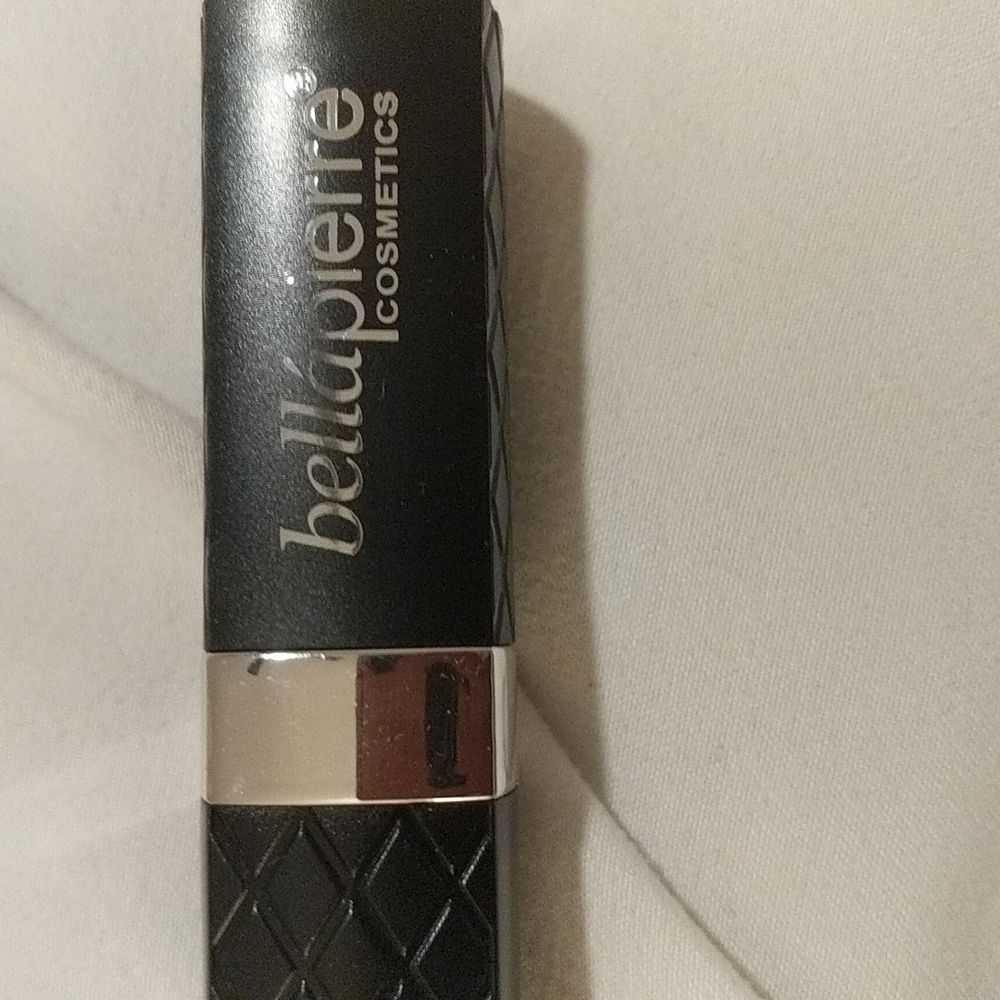 NWT "Bellapierre" lipstick - Picture 3 of 4